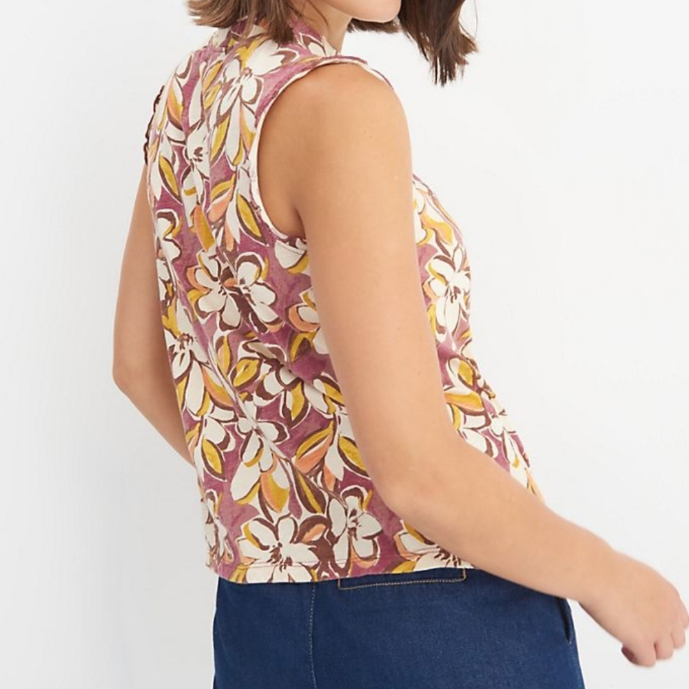 ANTHROPOLOGIE T.La WOMEN'S MULTI FLORAL SLEEVELESS VLADA PINTUCKED TOP #29 - Picture 2 of 5